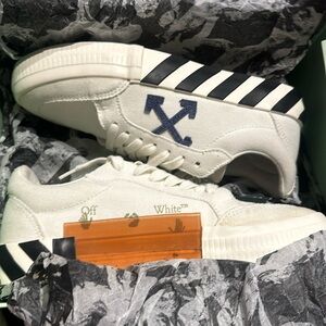 off - white low vulcanized canvas white navy blue sneakers